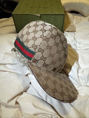 Gucci Tan GG Canvas Baseball Cap with Green-Red Web size medium